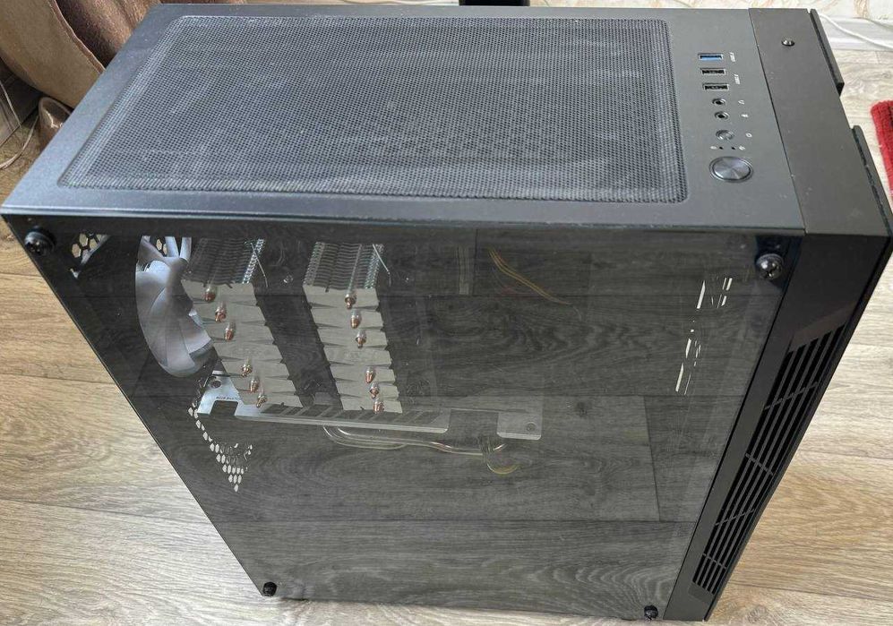 Корпус компьютерный MSI MAG Vampiric 010