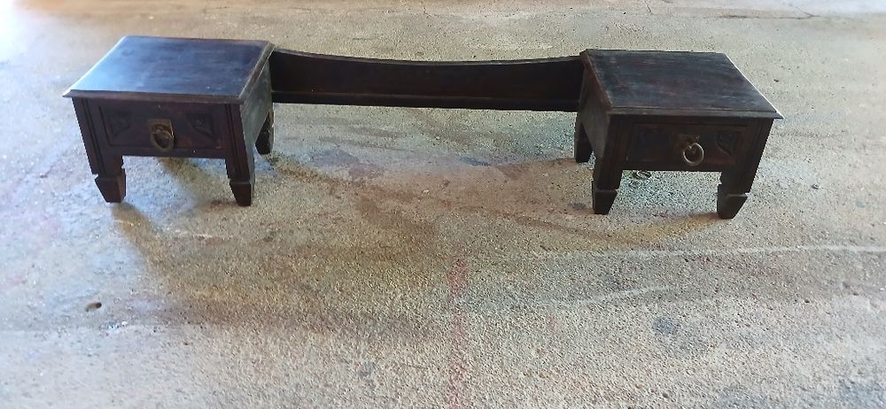 Mini aparador antigo  para joias