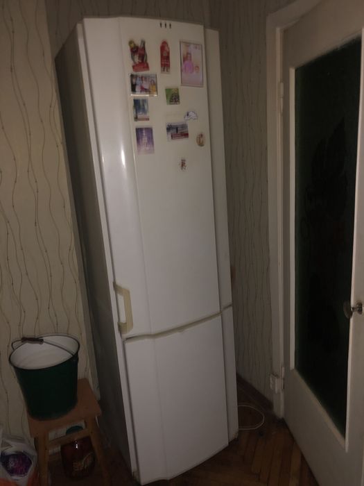 Холодильник б/у, у гарному робочому стані