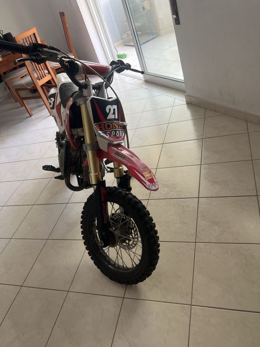 Vendo moto semi nova