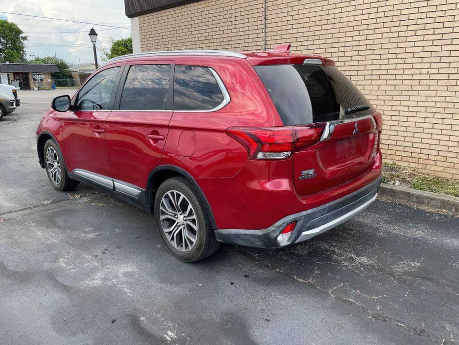 Mitsubishi Outlander SEL      2017