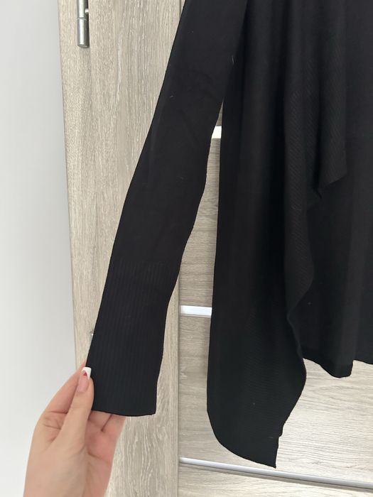 Czarny wiskozowy sweter kardigan Reserved S