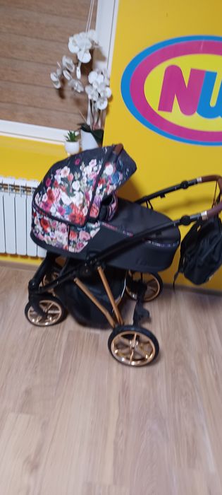 Śliczny wózek w bardzo dobrym stanie KOMIS NW