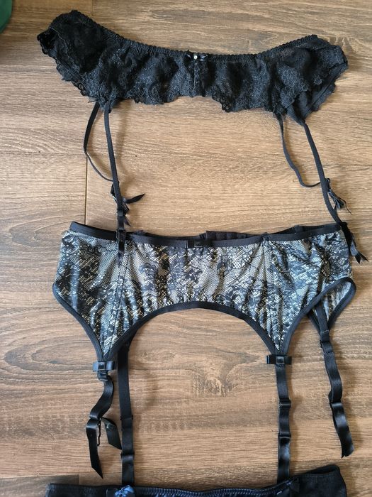 Pas do pończoch L hunkemöller