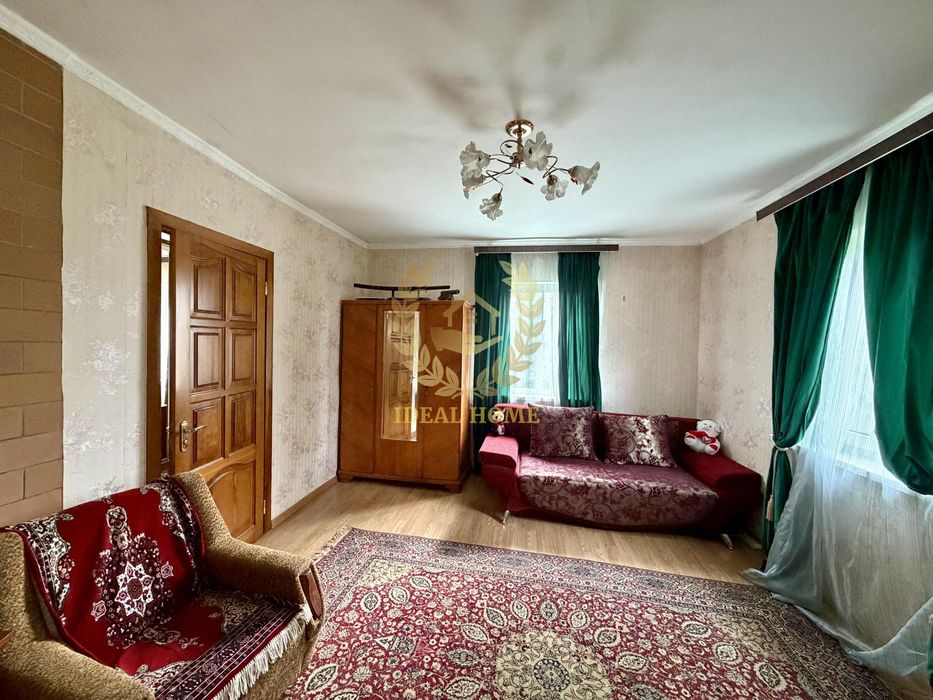 Продаж будинку в центрі с. Ясногородка