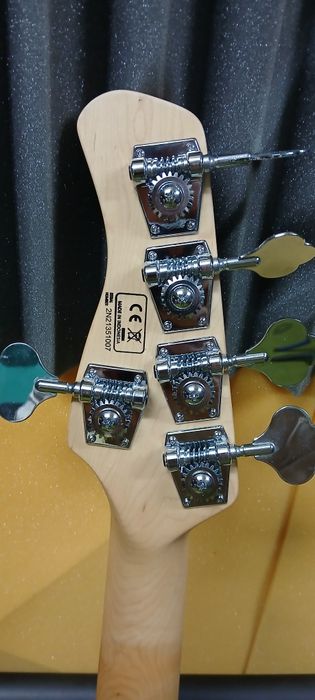 Gitara basowa Sire Marcus Miller V7 Alder-5 WHT