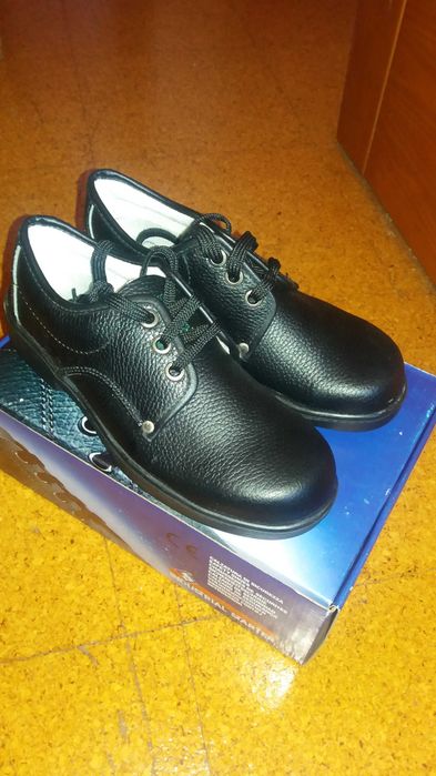 Sapatos de Trabalho NOVOS com Biqueira Aço! Pretos NR 39