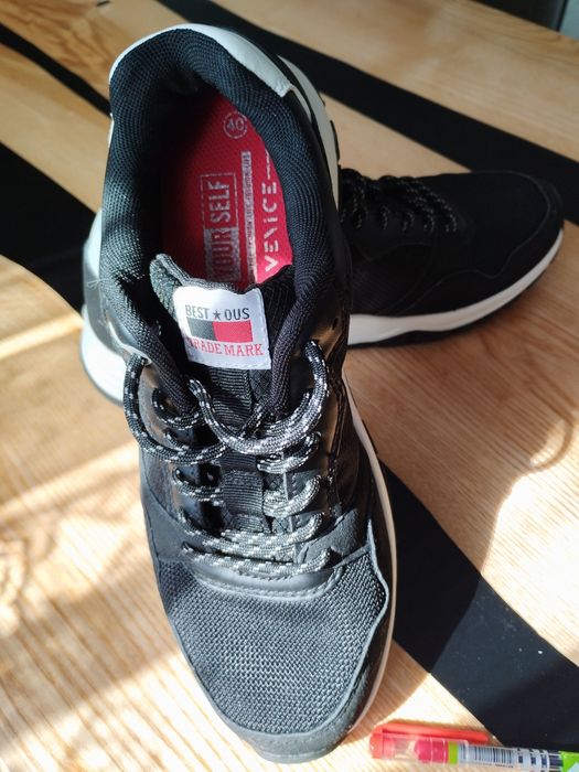 Nowe męskie buty