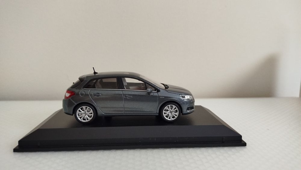 Miniatura Citroen C4 Nova 1/43