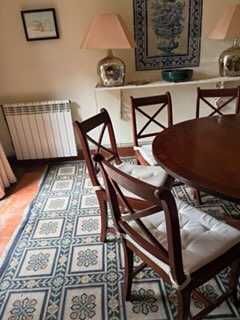 Mesa Extensivel Madeira Maciça + 8 Cadeiras | Bom Estado