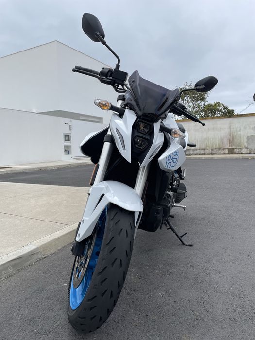 Suzuki GSX-8s 2025