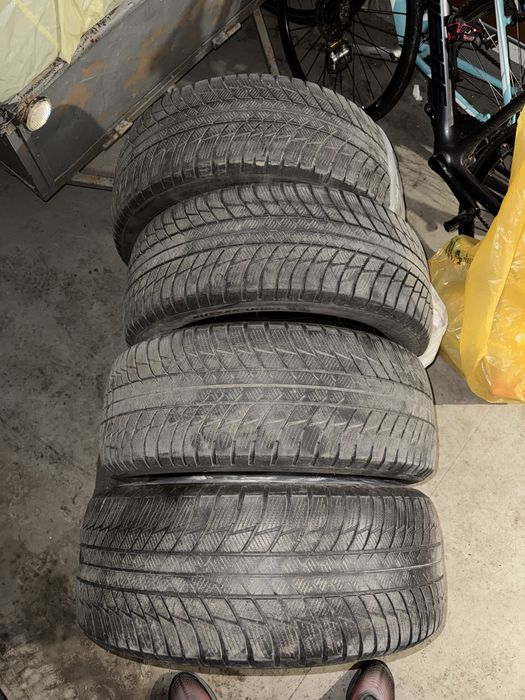 Opony zimowe  Bridgestone 245/50 R19