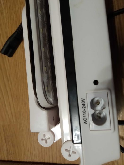 Tiros/lampka biurkowa