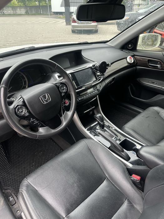 Хонда Акорд комплектація тюрінг