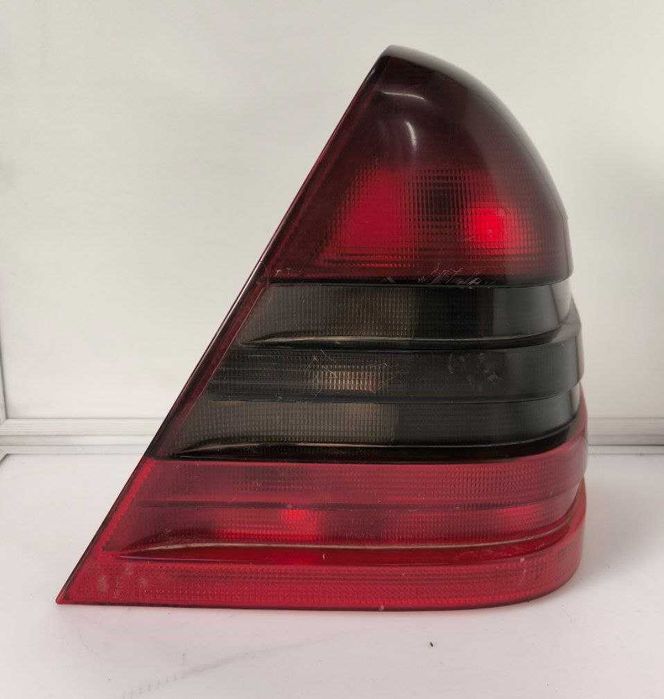 Фонари задние (стопы) Mercedes-Benz W202