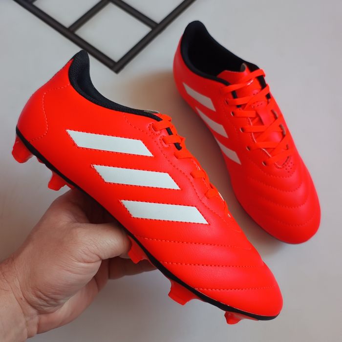 оригінальні бутси Adidas р40.5  довжина устілки по факту 25.5см