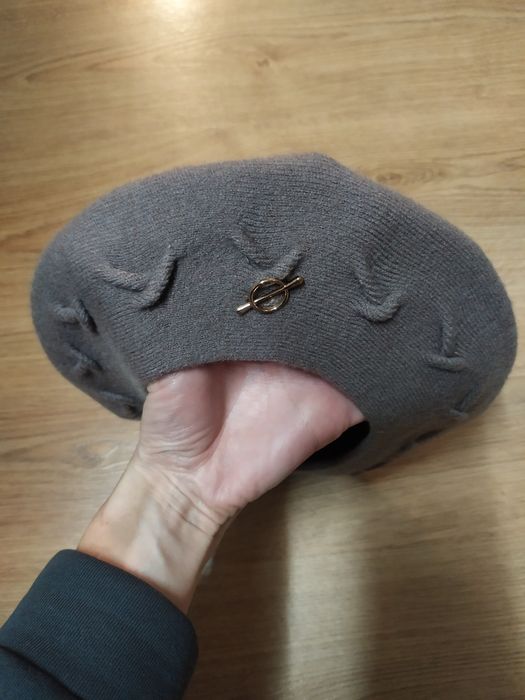 Берет - шапка жіночий