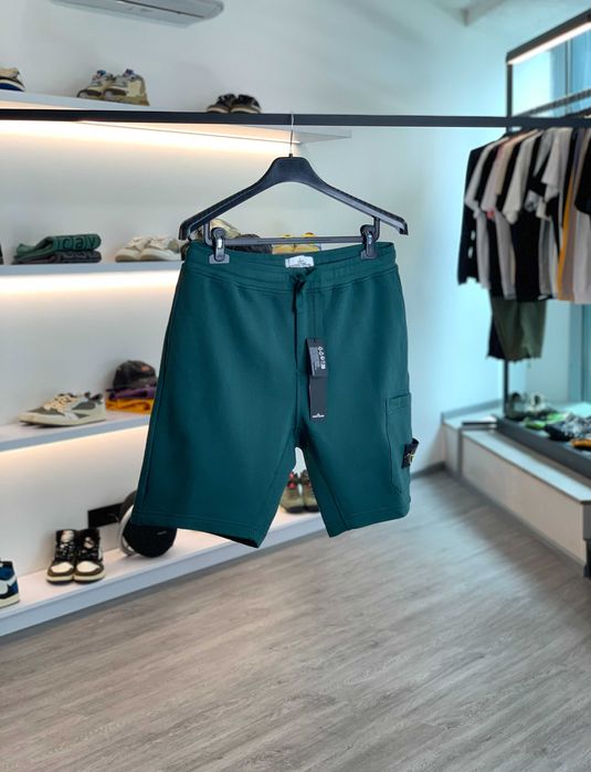 Шорти STONE ISLAND 64651 Garment-Dyed Cotton Shorts Dark Green SI0167-