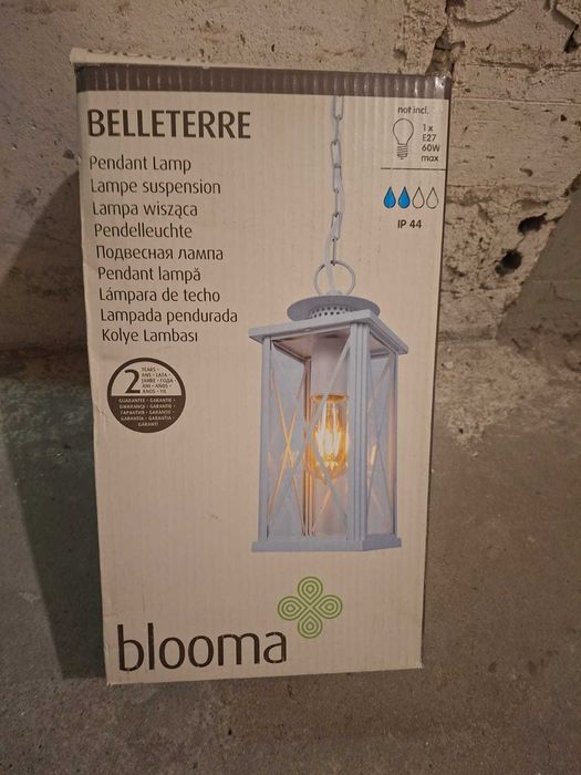 Lampa wiszaca biała