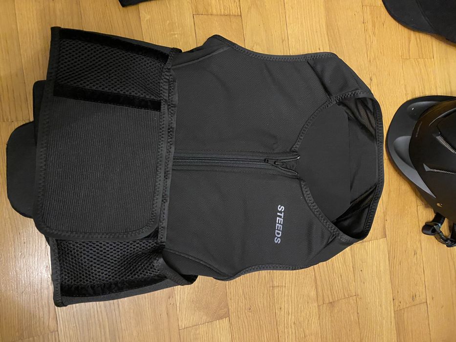 Шлем и защита спины для верховой езды от 250 гр.