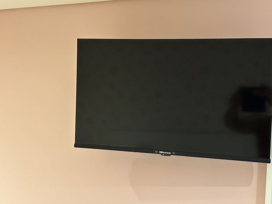 TV 32” quarto ou sala pequena Tdsystems moderna nova