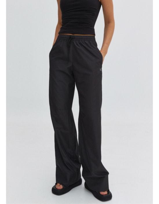 Широкі travel штани бренду Hukh