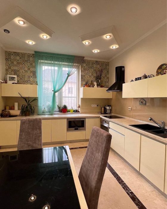 Дом в районе 12 ст.Б.фонтана / Костанди