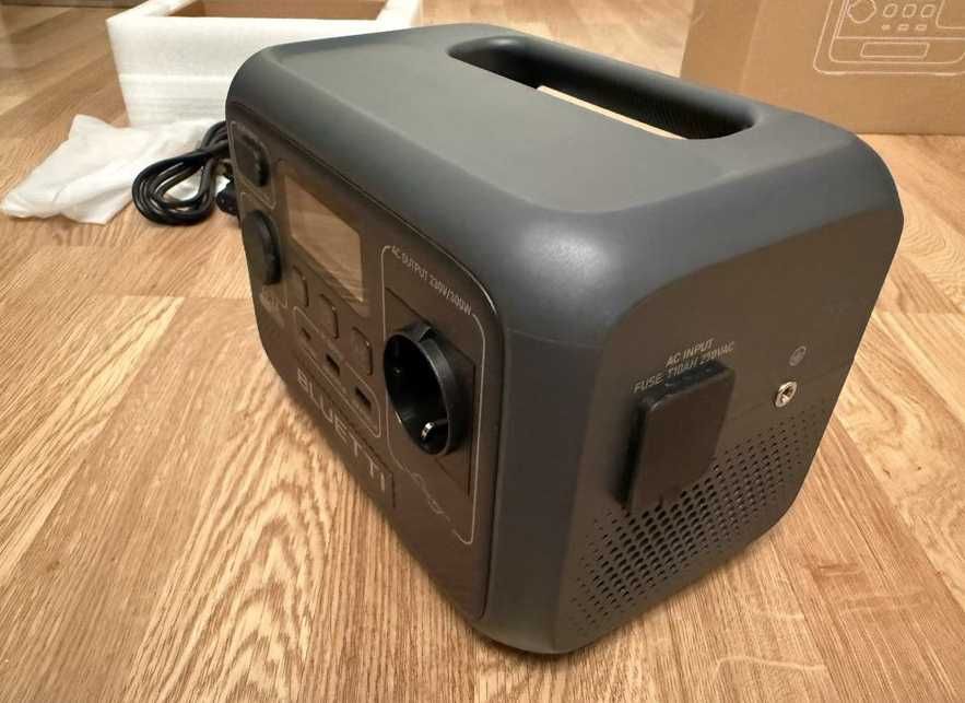 Зарядна станція BLUETTI AC2A Portable Power Station ємністю 204.8 Втг