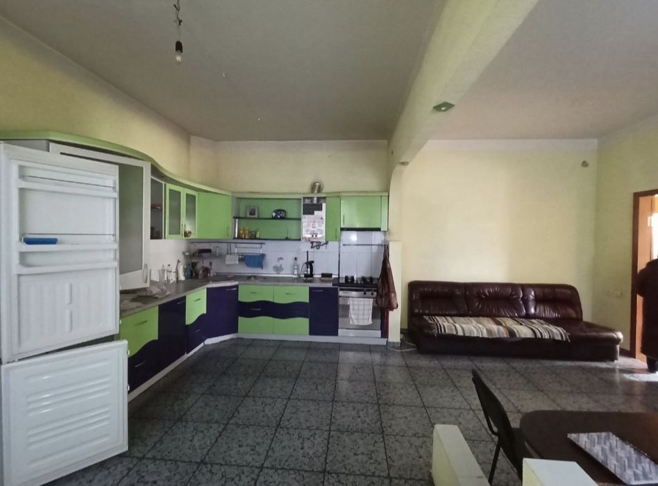 11 фонтана. Хозяин. Дом под мини отель, пент хаус, детский сад