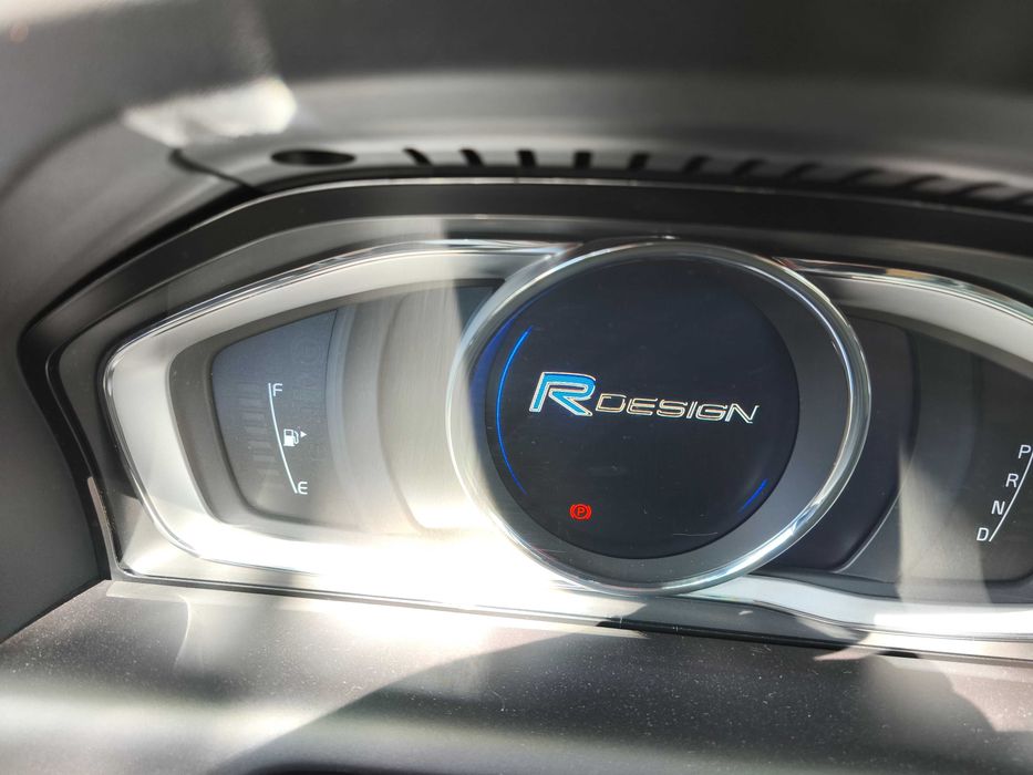 Volvo XC60 2017 2.4 R-Design