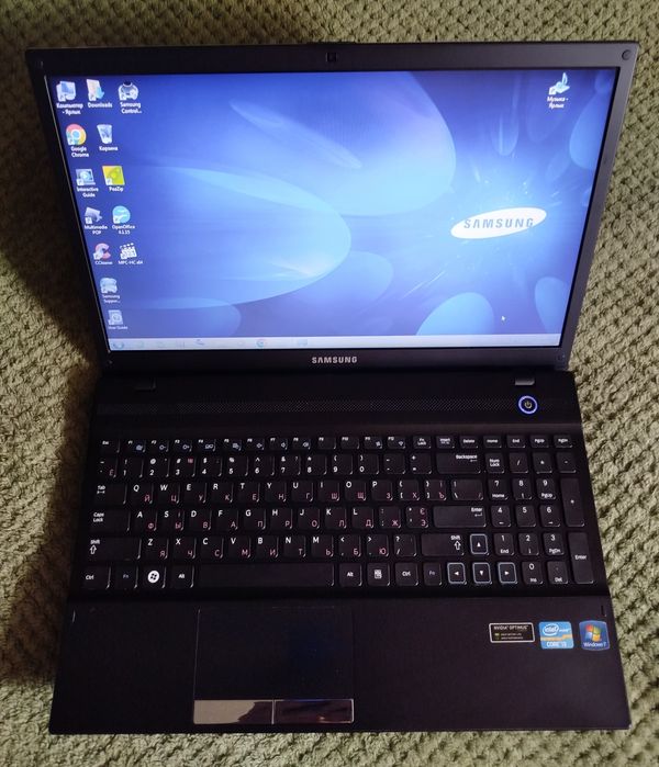 Ноутбук SAMSUNG 300V5A-S06UA + Подарок