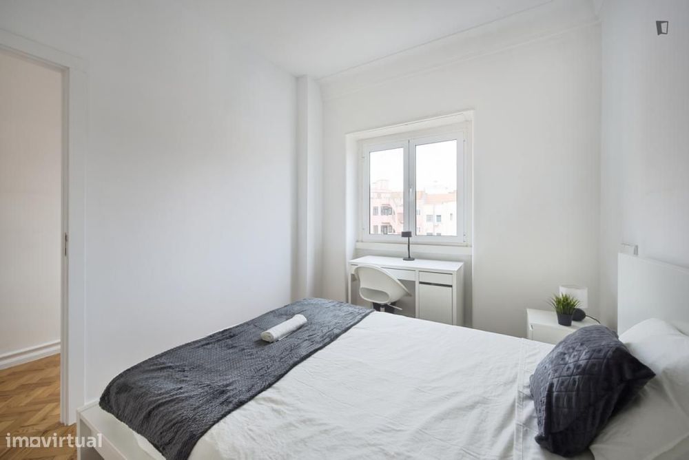 Quarto - localizado em Entrecampos Lisbon