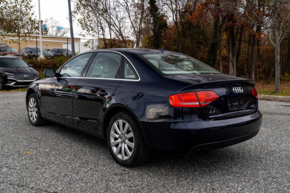 Audi A4 2.0T Premium Plus      2011