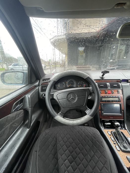 Mercedes W210 E280