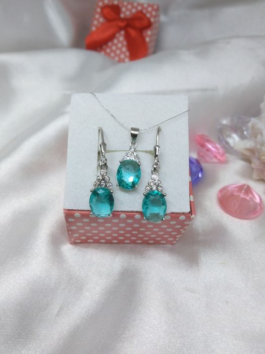 Srebrny komplet kolczyki i wisiorek z zielonymi cyrkoniami, srebro 925