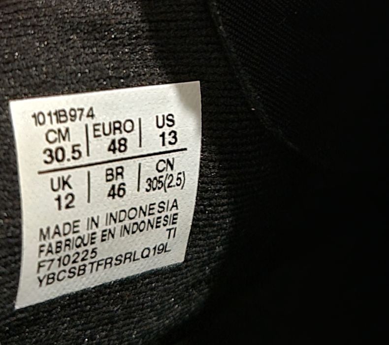 Оригінал 100% чоловічі кросівки asics novablast 5  eur 48