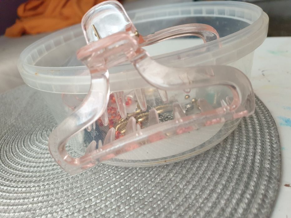 Klamra do włosów pudrowy róż plastikowa duza