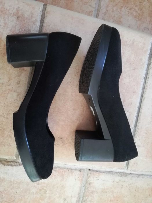 Sapatos pretos camurça Clowse