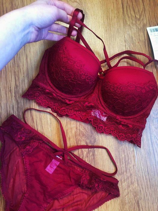 Biustonosz push-up 75B komplet erotyczny czerwony