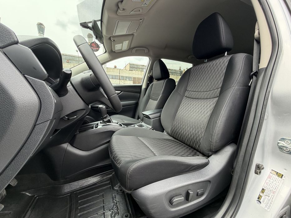 Nissan Rogue SV 2017 рік