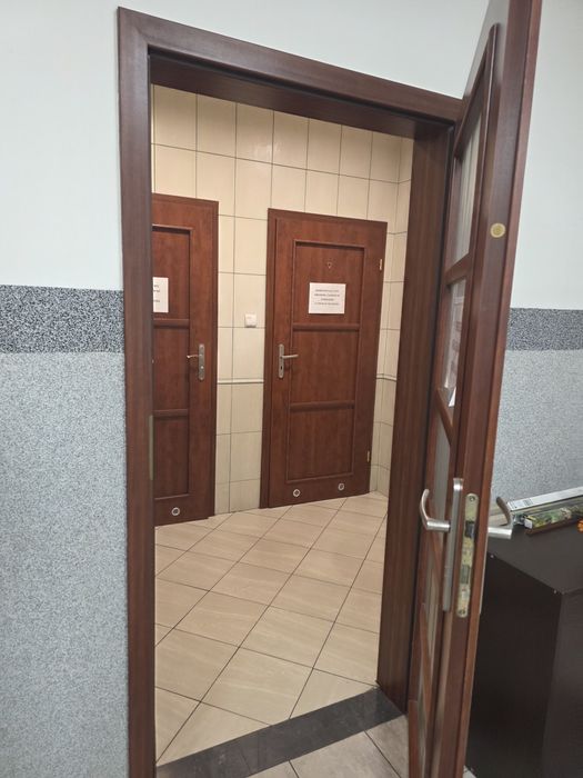 Atrakcyjnie usytułowany lokal biurowy.