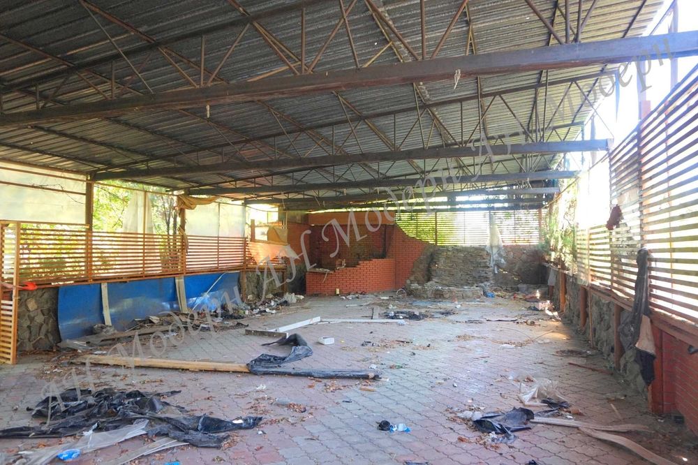 Кафе на березі річки продаж Харків