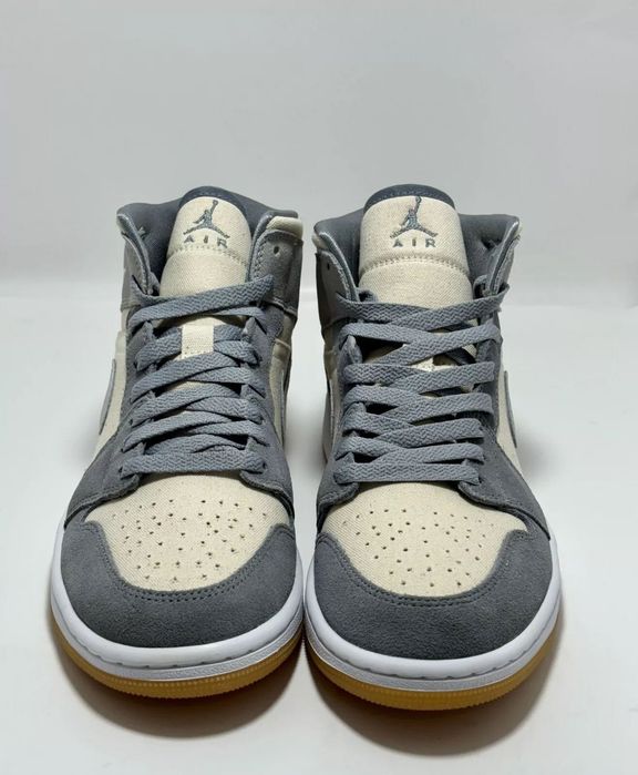 Мужские кроссовки, обувь Nike Air Jordan 1 Mid SE  DN4281-100 US9 EU42