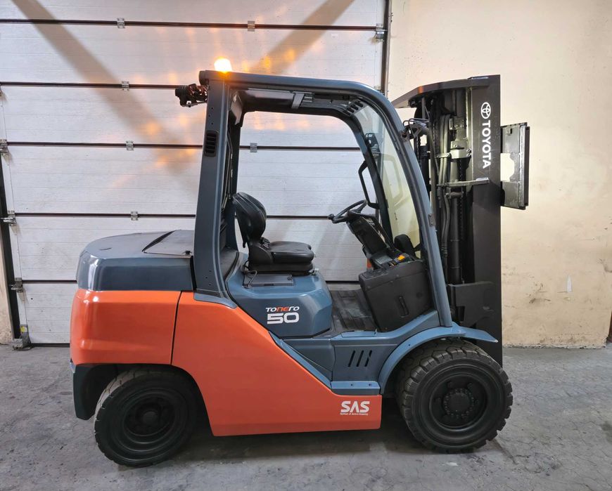 Навантажувач вилковий, дизельний Toyota 4.5 тонн/ Погрузчик вилочный