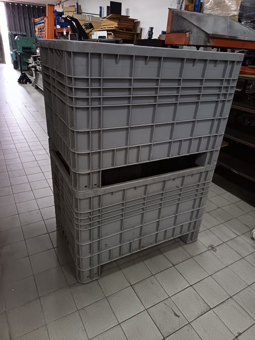 2 contentores plastico