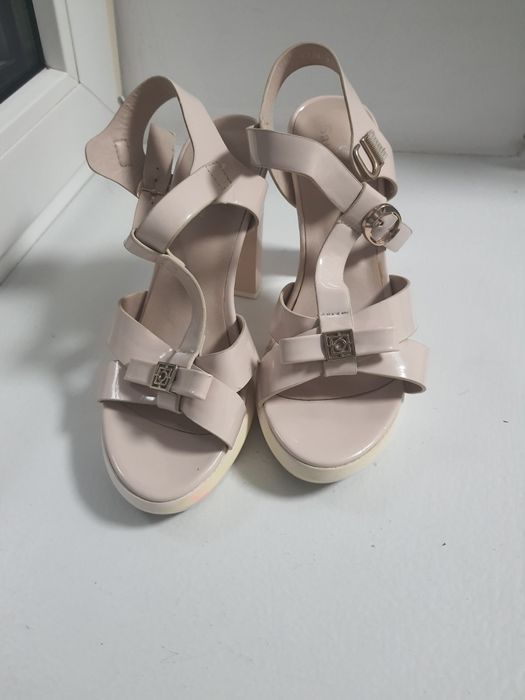 Босоніжки бежеві