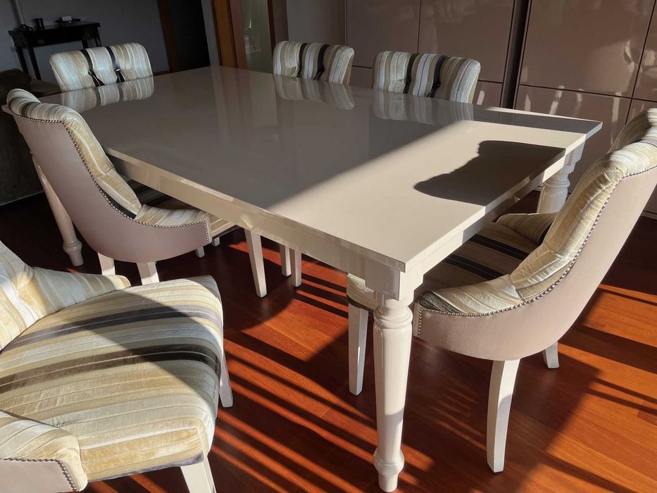 Sala de jantar - mesa e 6 cadeiras