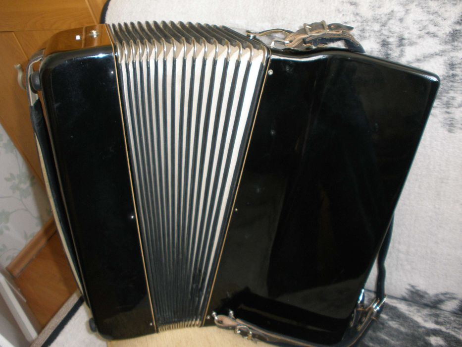 akordeon weltmeistwr 120  bas