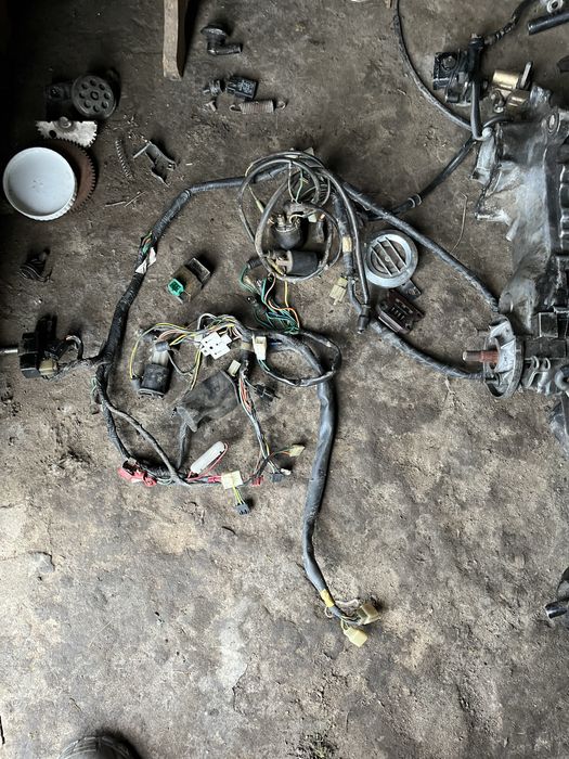 Запчачтини до скутерів Honda dio 18/27 та 28zx