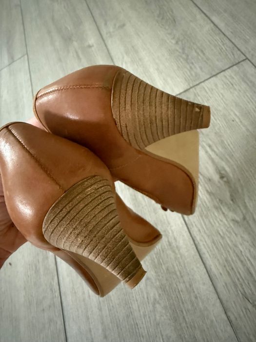 Buty na obcasie Lasocki skóra r.37
